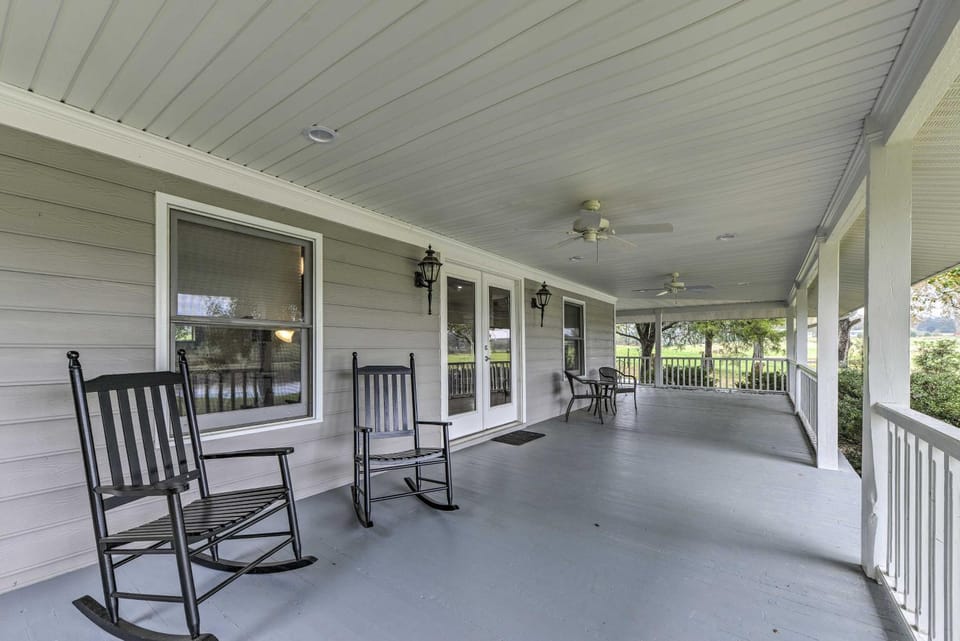 Remodeled Pittsboro Farmhouse Sitting on 220 Acres House in North Carolina