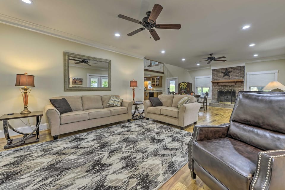 Remodeled Pittsboro Farmhouse Sitting on 220 Acres House in North Carolina