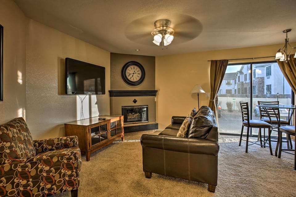 Greenwood Village Condo w/ Pool Access! House in Greenwood Village