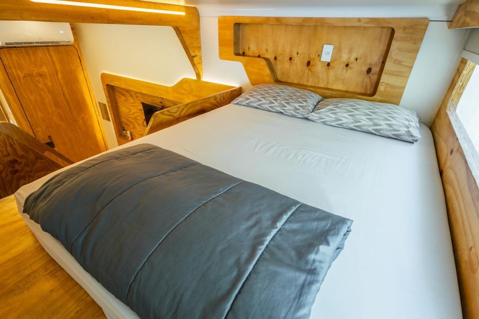 Bed, Photo of the whole room