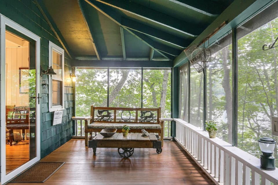 Dainty New Preston Cottage w/ Dock & Lake Views! House in Lake Waramaug