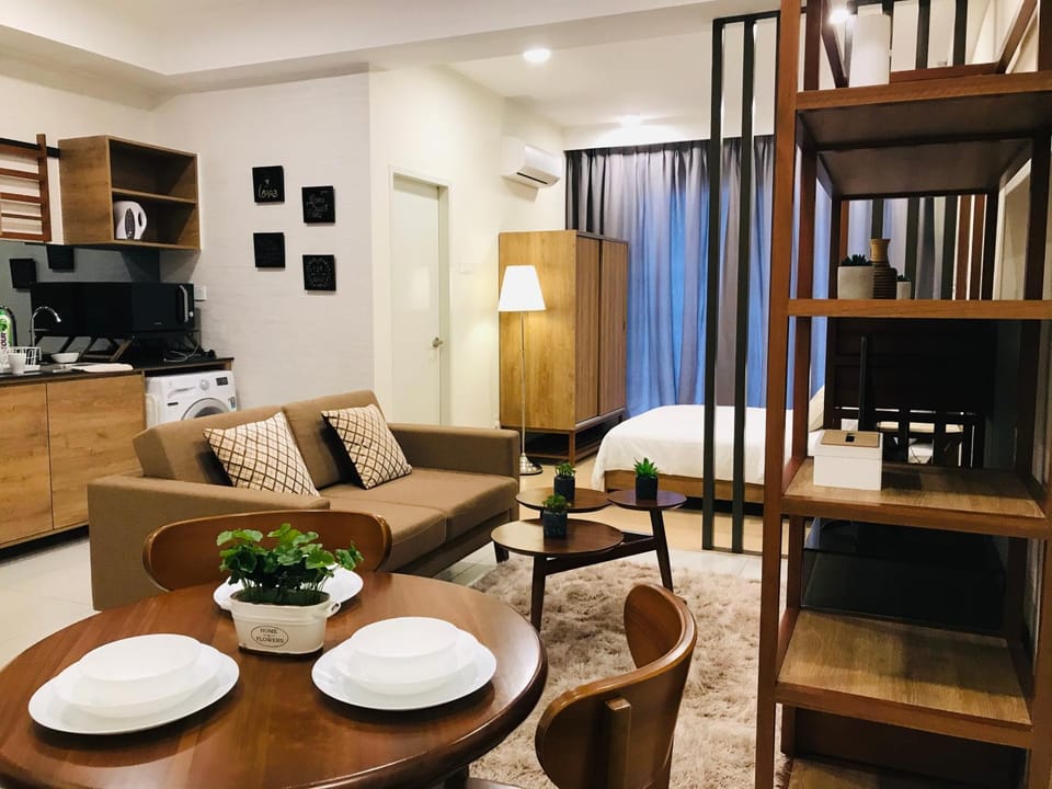 Living room, Dining area