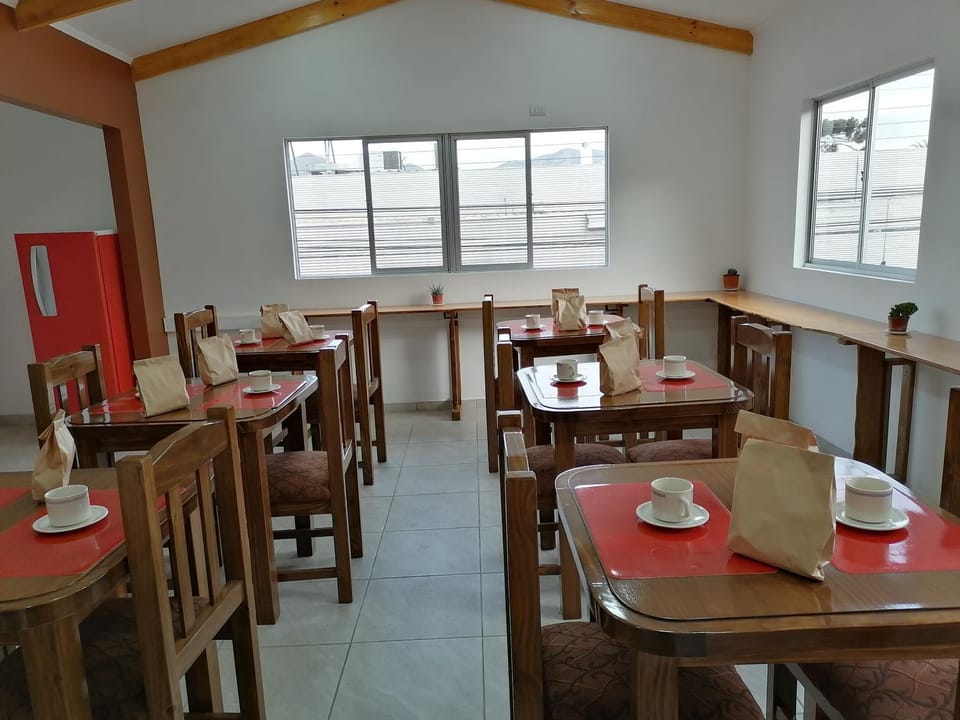 Restaurant/places to eat, Lounge or bar