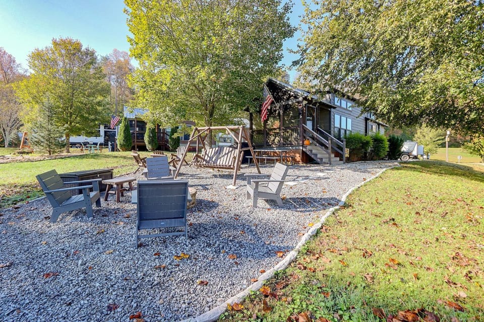 Secluded Morganton Tiny Home w/ Grills! House in Georgia
