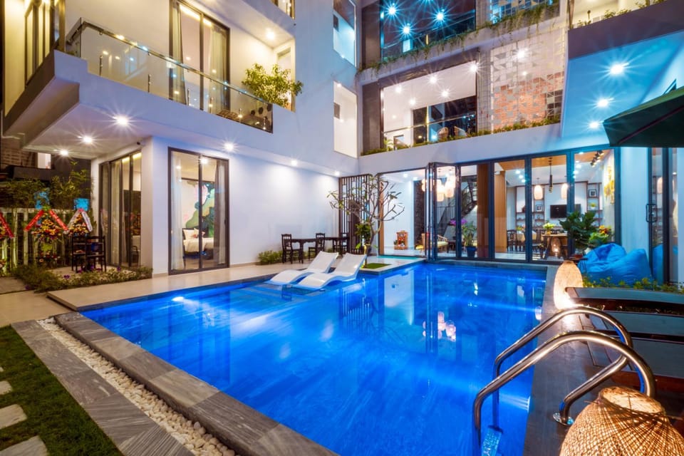 Swimming pool, Swimming pool