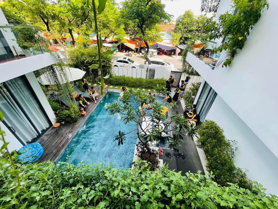 Property building, Swimming pool