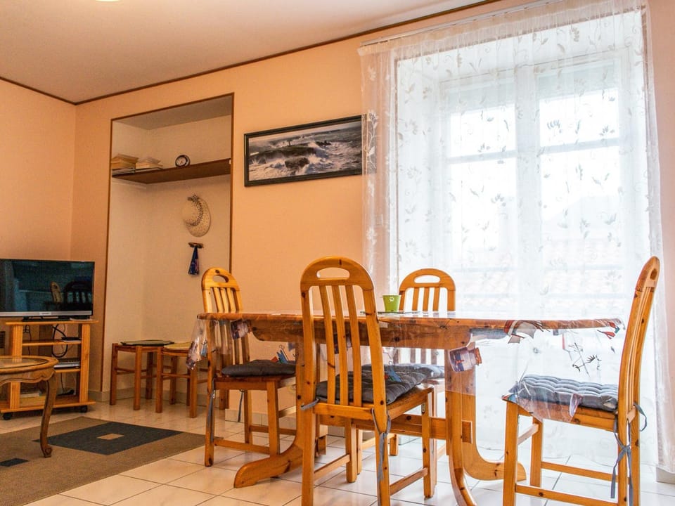 Appartement lumineux et proche plage aux Sables-d'Olonne - FR-1-197-446 Apartment in Les Sables-d'Olonne