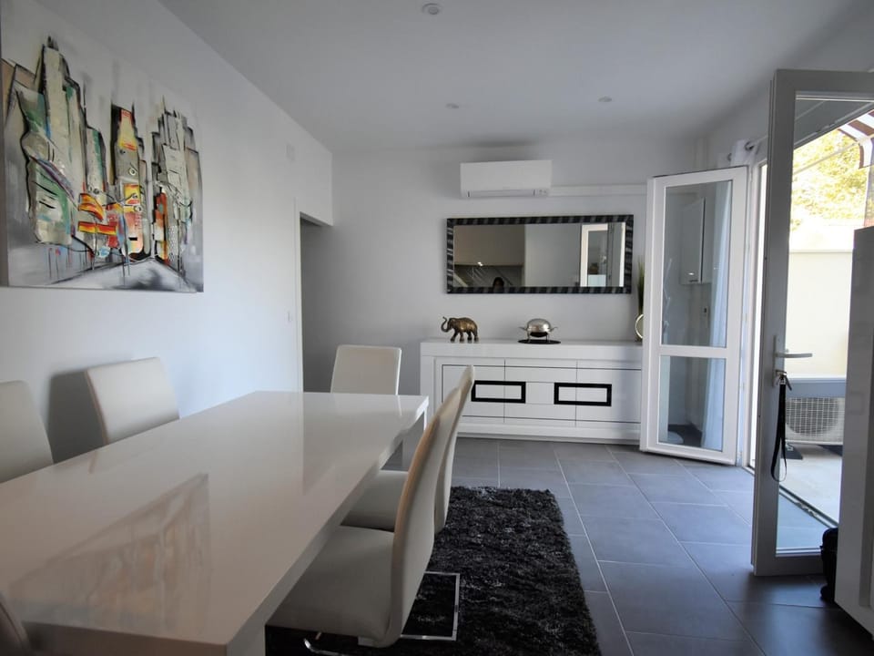 T2 bis rénové à Arcachon centre avec 2 terrasses, clim, parking, proche plage et gare. - FR-1-420-84 Apartment in Arcachon