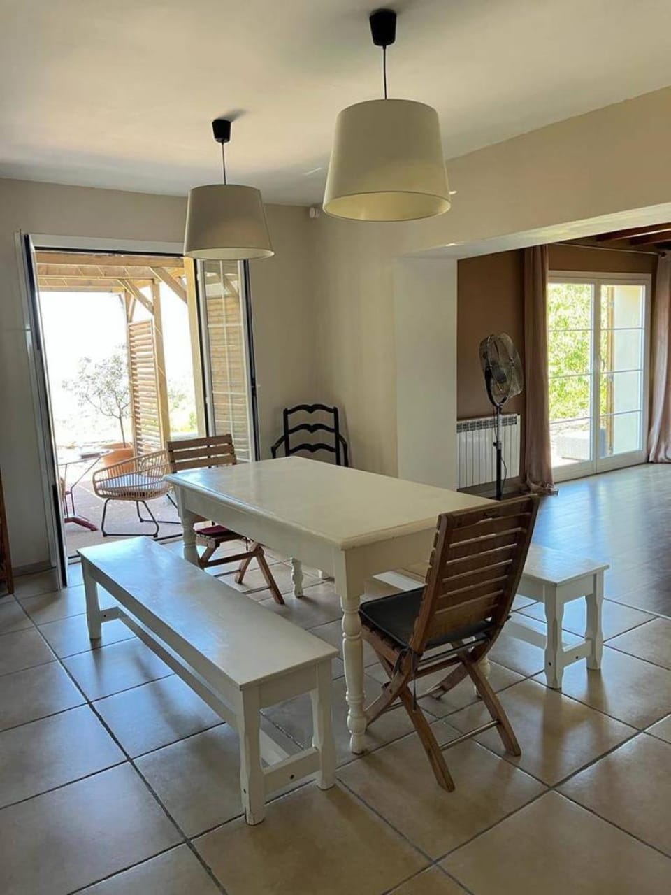 Seating area, Dining area