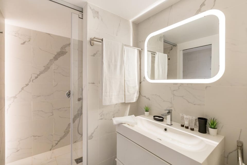 Shower, Bathroom
