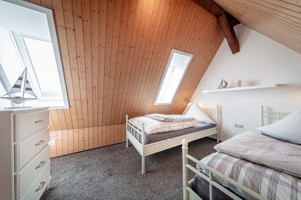 "Villa Anker" Dachgeschoss - links Apartment in Ostholstein
