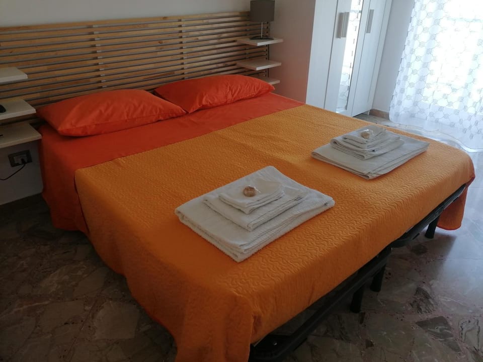 A Ficurinia Apartment in Syracuse