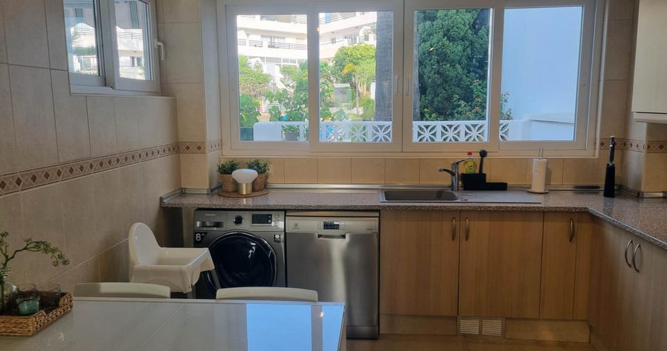 Garden view, Pool view, kitchen
