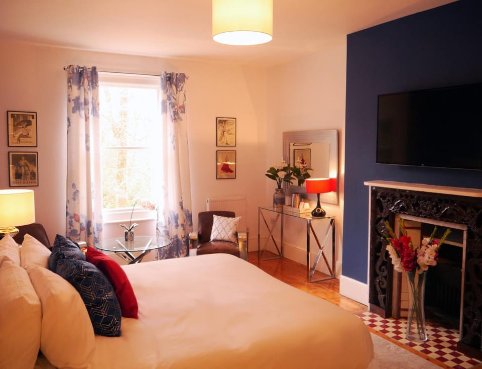 Photo of the whole room, Decorative detail, Bedroom