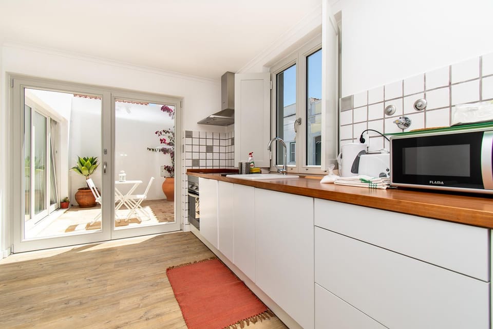 Kitchen or kitchenette