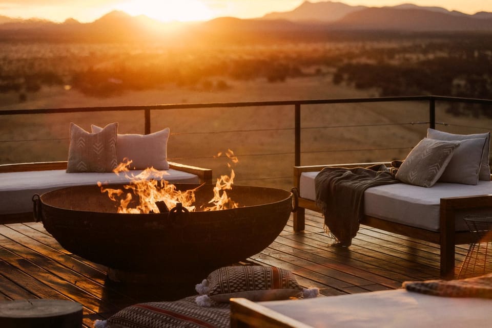 Restaurant/places to eat, Balcony/Terrace, Lounge or bar, flat iron