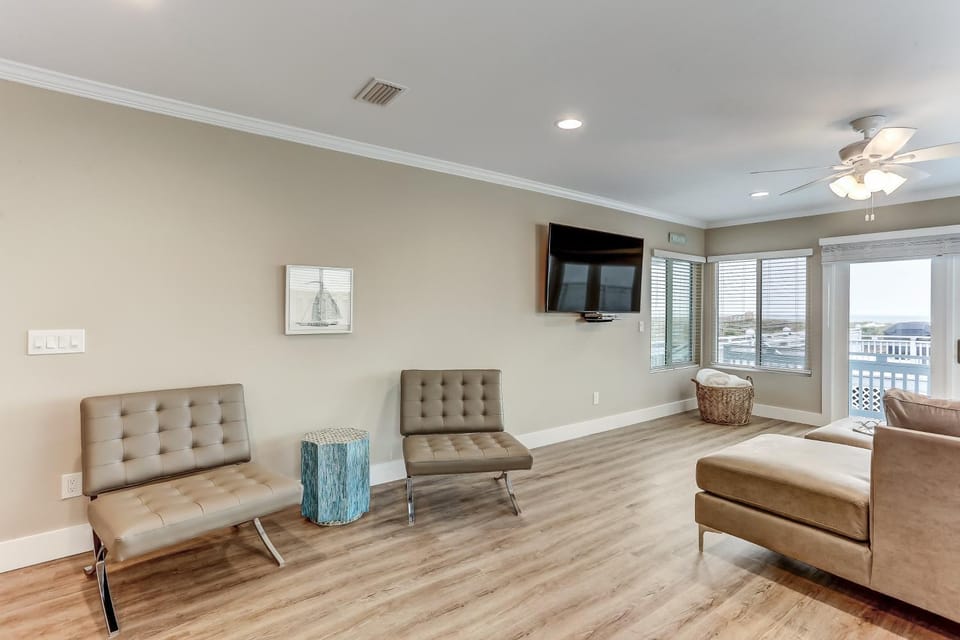 Beach House w Backyard House in Fernandina Beach