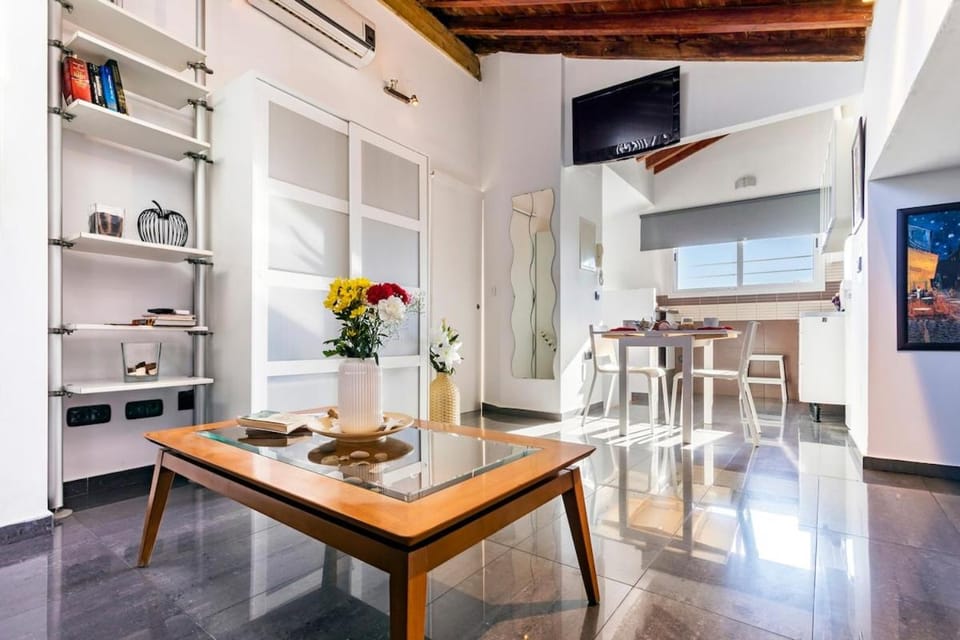 Communal lounge/ TV room, Living room