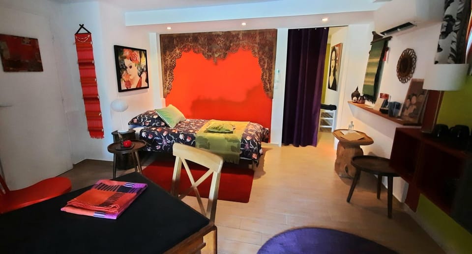 La Grenotte au Castellet Bed and Breakfast in French Riviera
