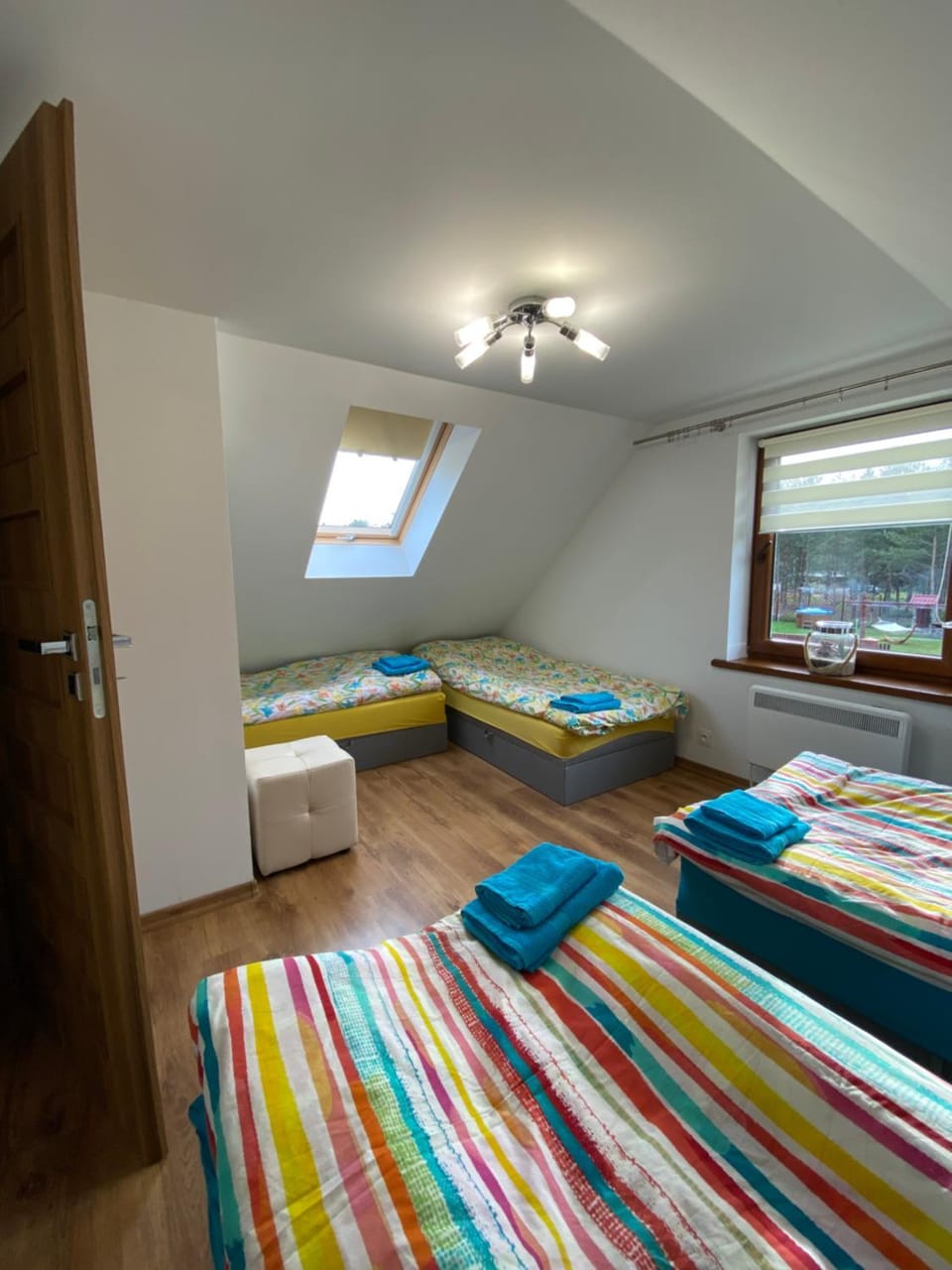 Bed, Seating area, Bedroom