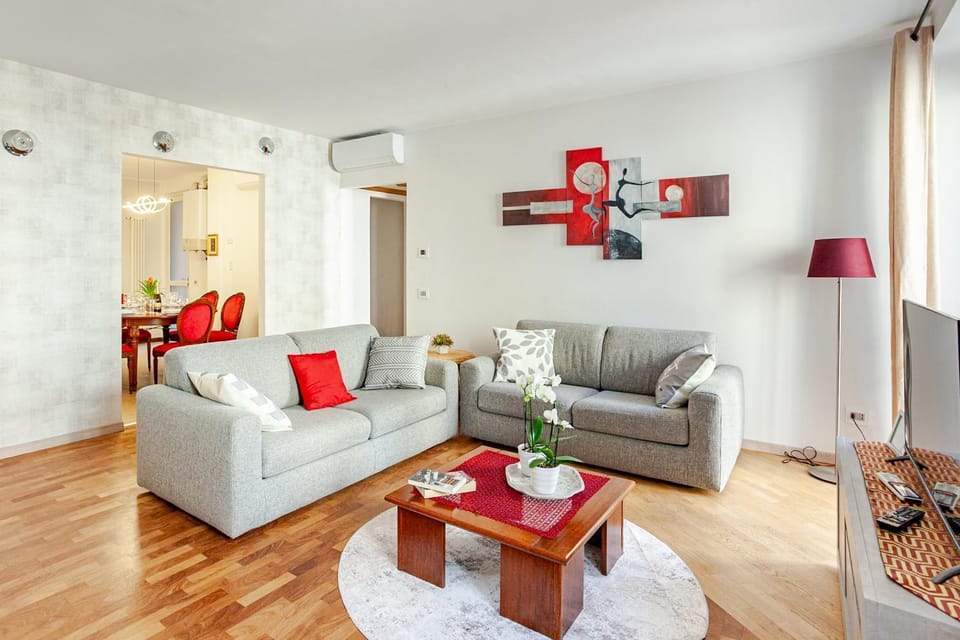 Seating area, air conditioner