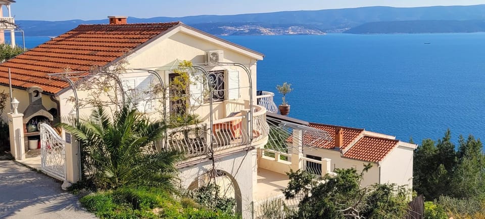 Villa Bugenvilla Bed and Breakfast in Split-Dalmatia County