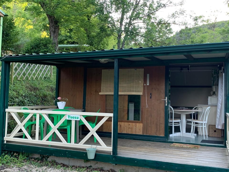 Camping Calme et Nature Iserand Campground/ 
RV Resort in Provence-Alpes-Côte d'Azur