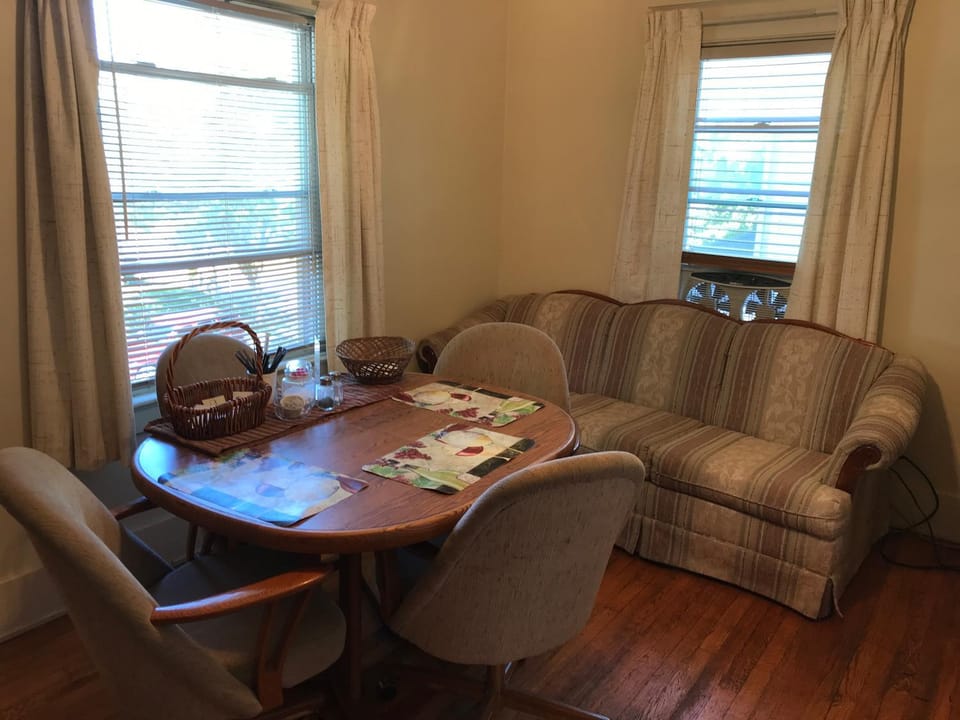 Living room, Dining area, kitchen