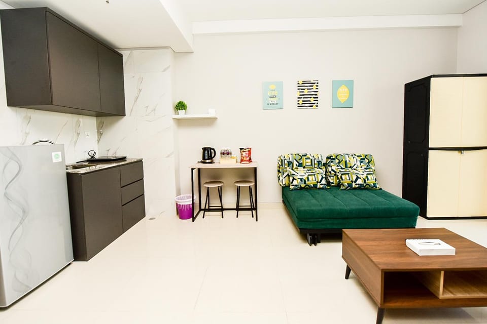 Kitchen or kitchenette, Living room, Seating area