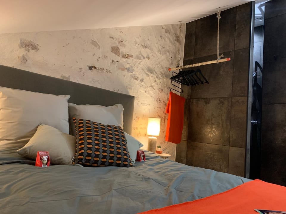 L'Atelier Planqué Bed and Breakfast in Le Mans
