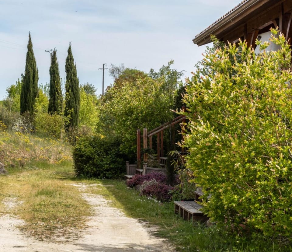 Facade/entrance, Natural landscape, Garden