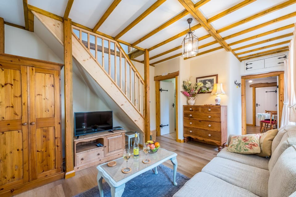 Patio, TV and multimedia, Kitchen or kitchenette, Living room, Seating area, Dining area