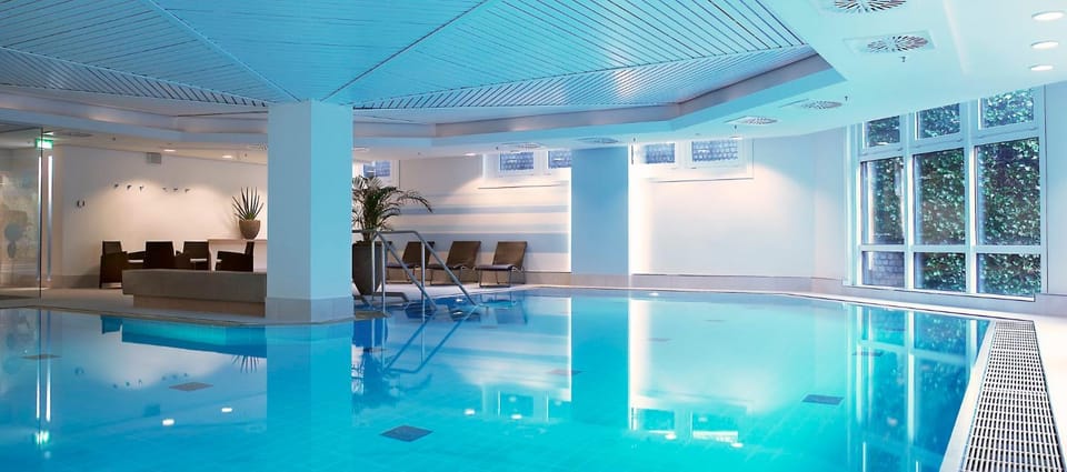 Swimming pool, Swimming pool