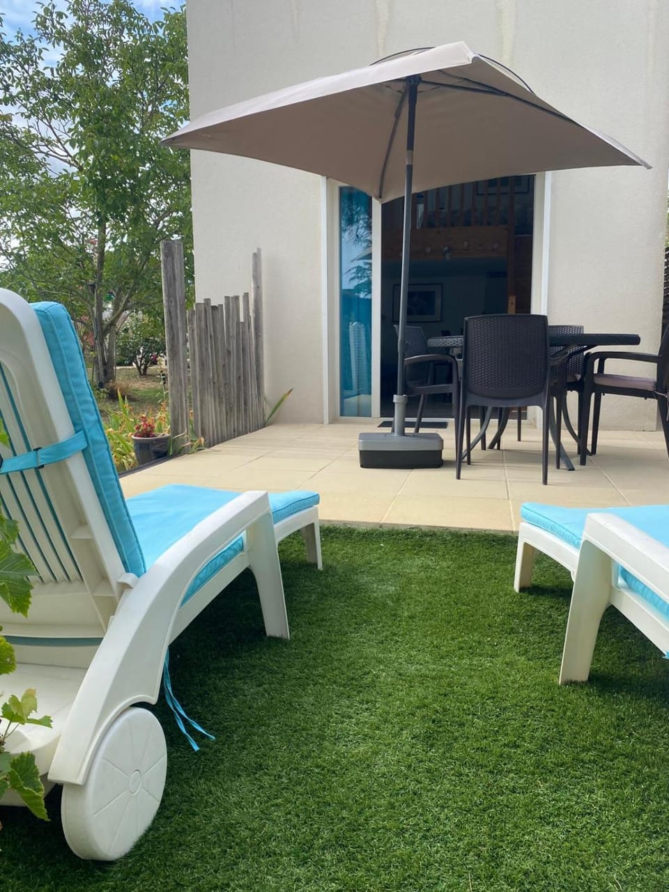Garden, sunbed