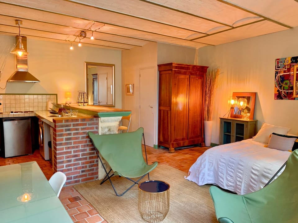 La Pierre Levée Apartment in Île-de-France