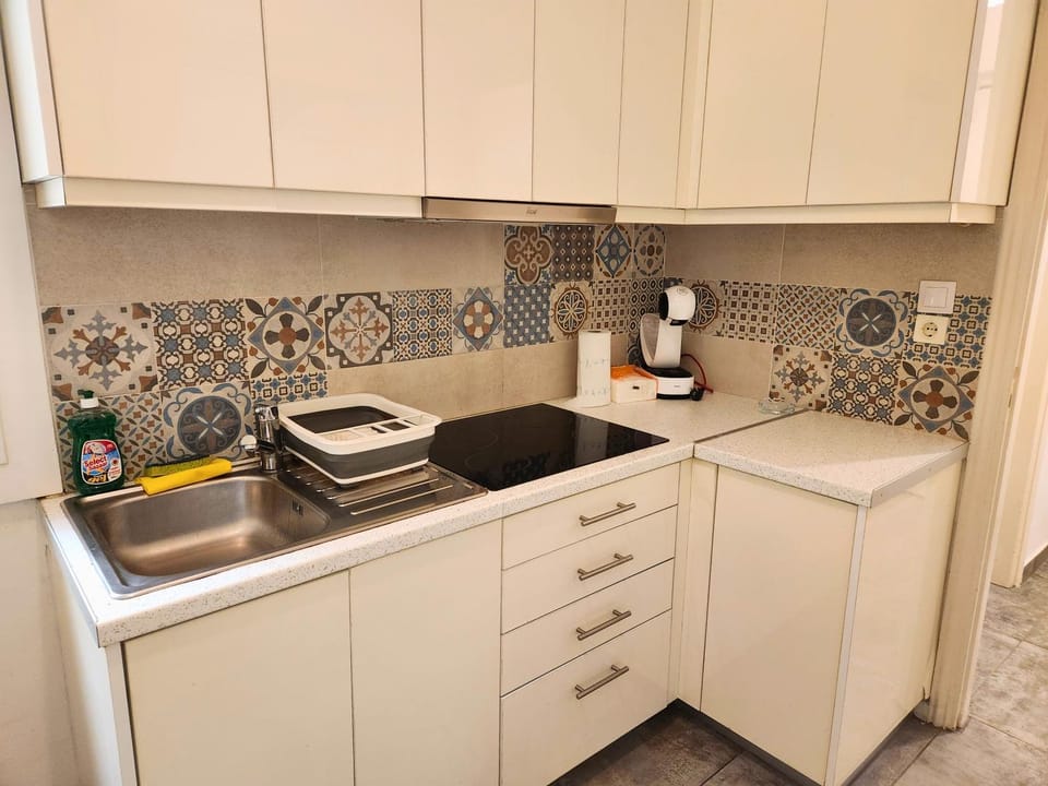 Coffee/tea facilities, kitchen