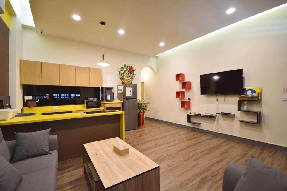 Communal lounge/ TV room, TV and multimedia, Living room