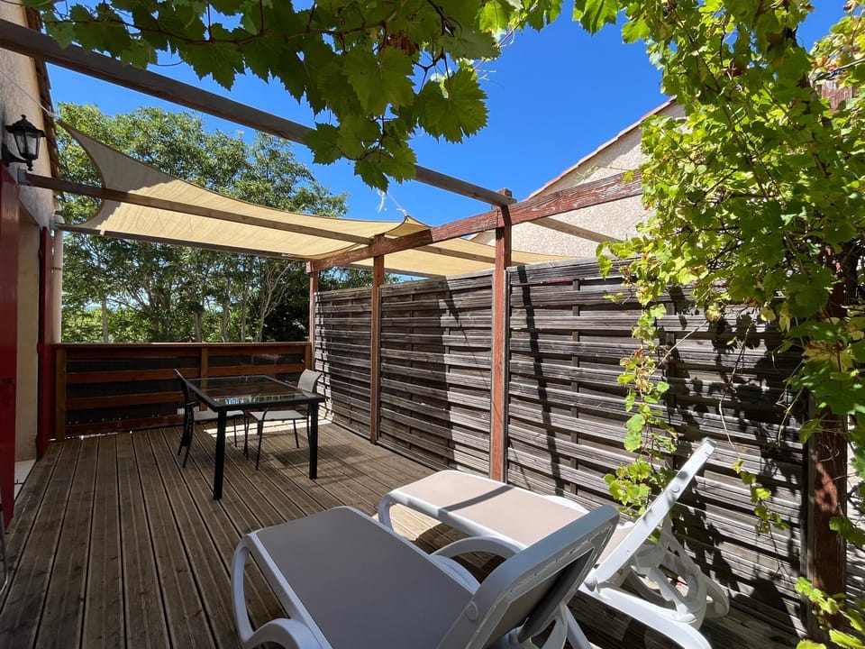 Property building, Balcony/Terrace