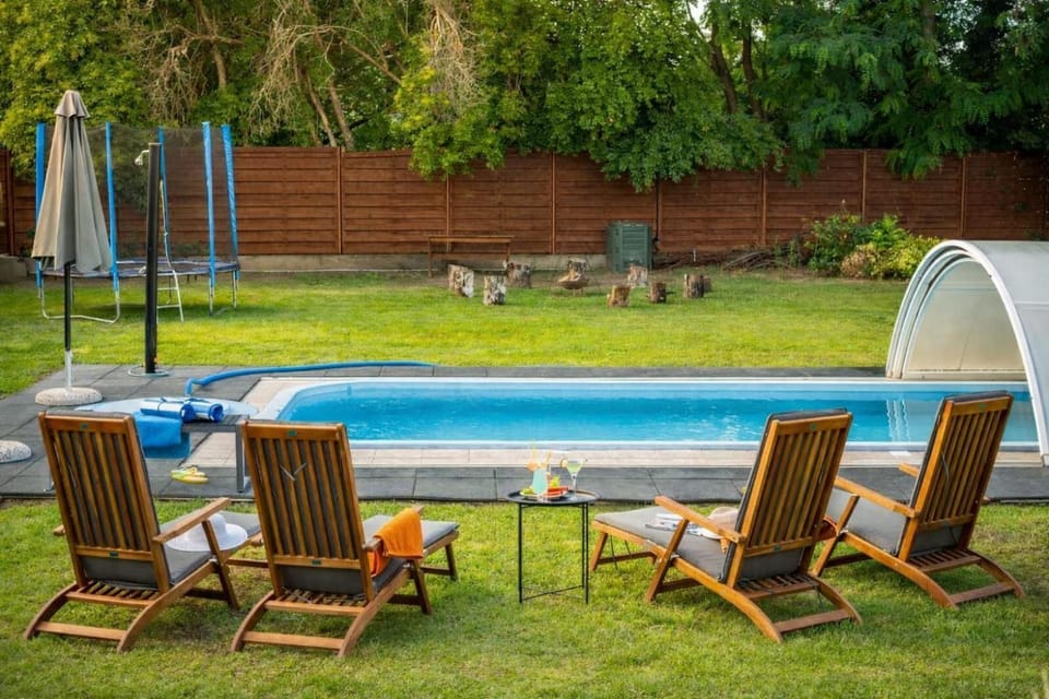Fiesta Balaton Villa Apartment in Balatonszárszó