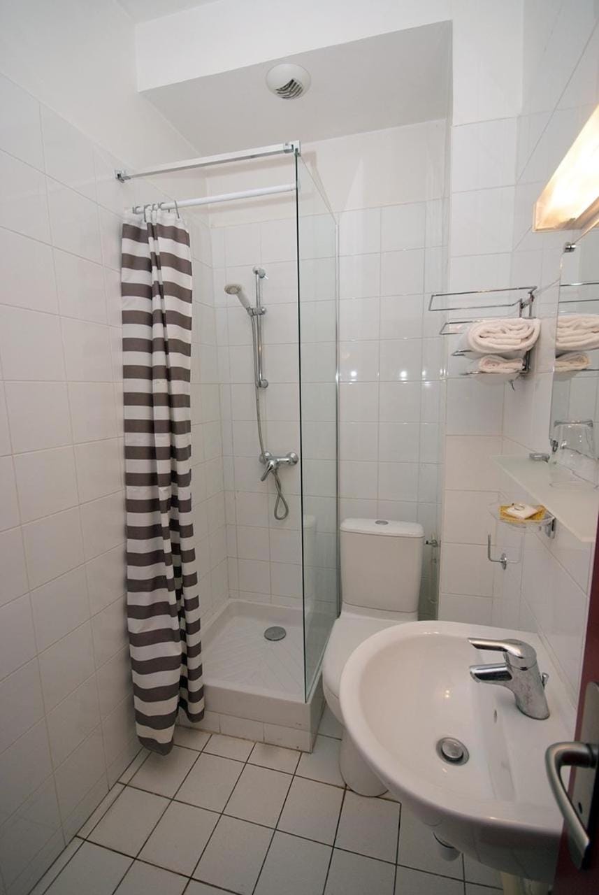 Hôtel Le Bellevue - Paris Porte d'Orléans Hotel in Île-de-France