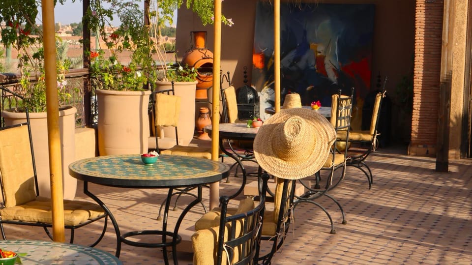 Restaurant/places to eat, BBQ facilities, Dining area, Garden view, Mountain view, Pool view