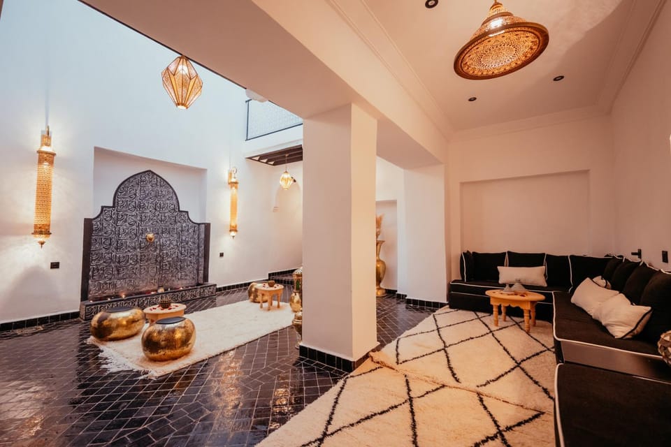 Living room, Seating area