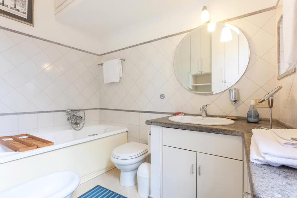 Toilet, Bathroom