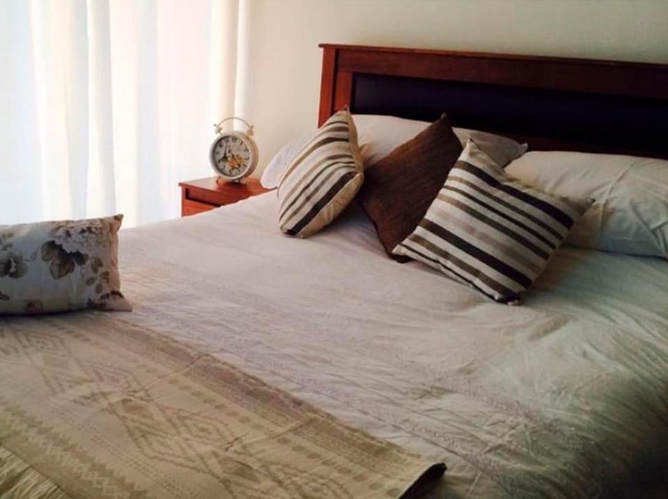 Bed, Photo of the whole room, Decorative detail, Bedroom