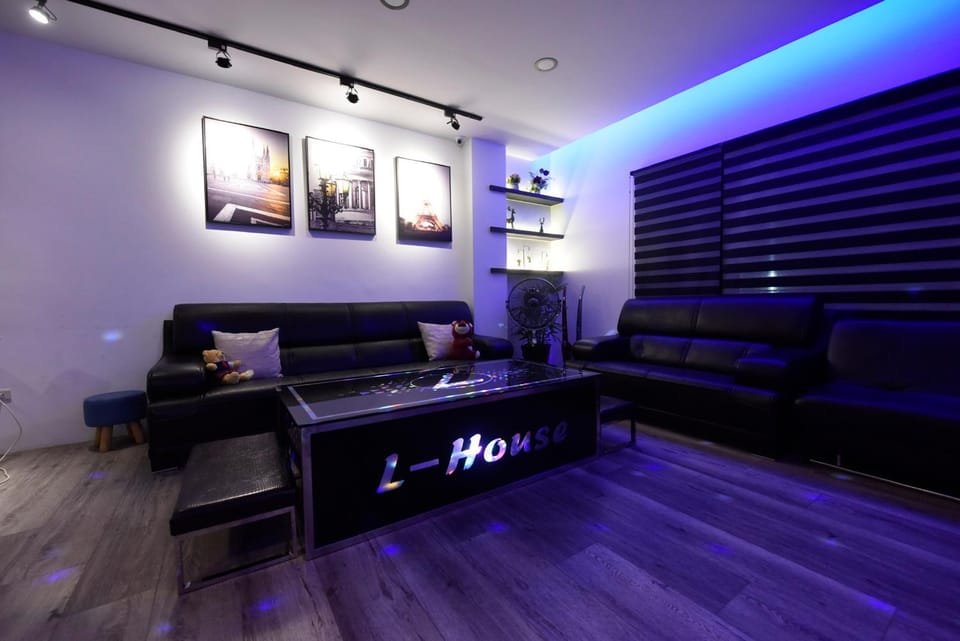 Living room, Lounge or bar