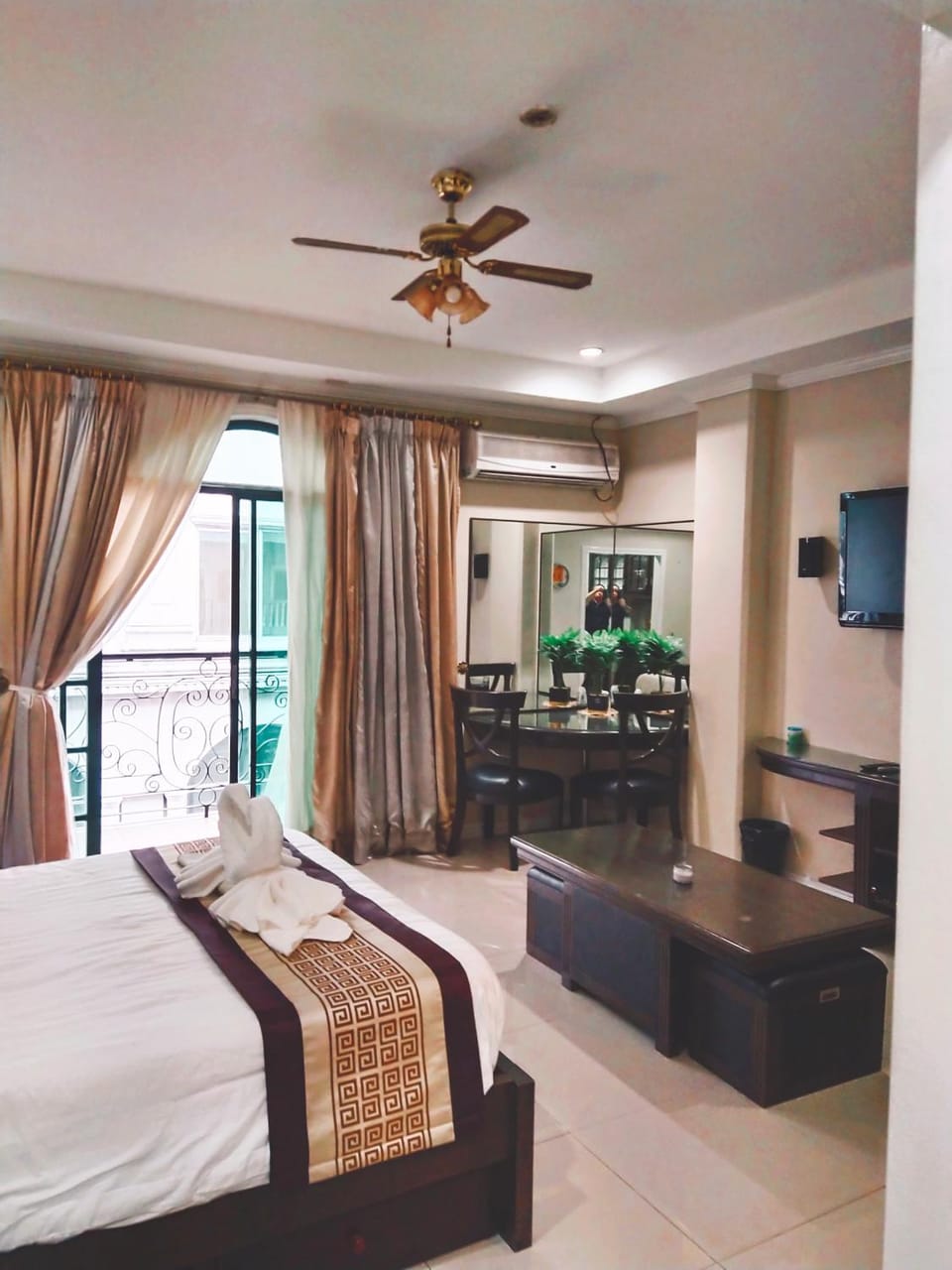 Bourbon St Apts Condo 30C Apartment in Angeles