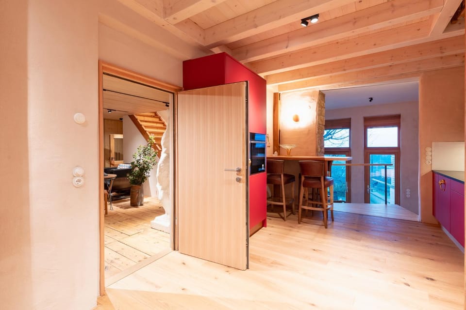 Dining area, kitchen
