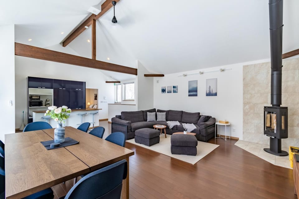 Communal lounge/ TV room, Living room, Seating area, Dining area