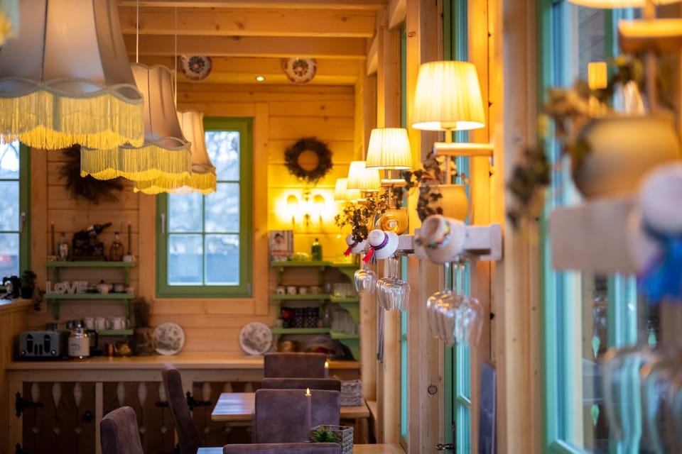 Property building, Restaurant/places to eat, Breakfast