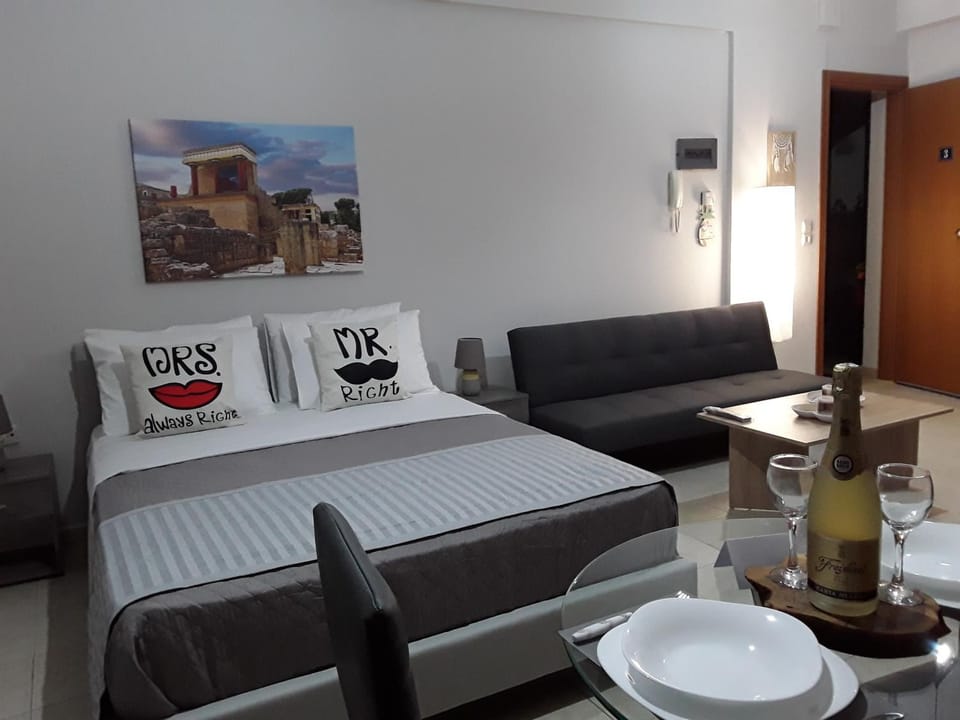 Seating area, Bedroom